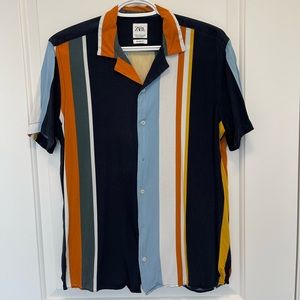 Short sleeve fashion button up